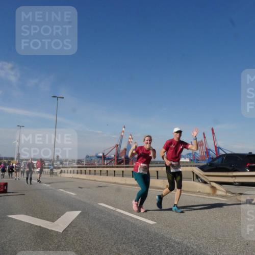 03.10.2025 - Köhlbrandbrückenlauf Matties Gatica Varas http://msf.ph/oto/9007182 03.10.2025 13:02:31 Position 2 118 meine-sportfotos.de