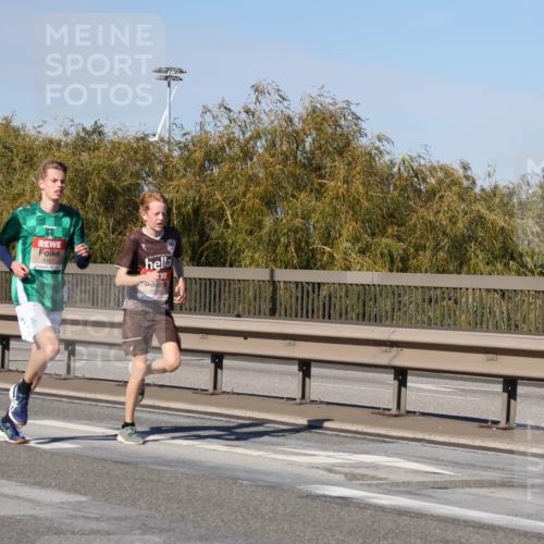 03.10.2025 - Köhlbrandbrückenlauf Julia Fischer http://msf.ph/oto/9007184 03.10.2025 12:46:29 Position 3 6167 meine-sportfotos.de