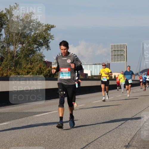 03.10.2025 - Köhlbrandbrückenlauf Luisa Fischer http://msf.ph/oto/9007186 03.10.2025 10:48:56 Position 3 2587 meine-sportfotos.de