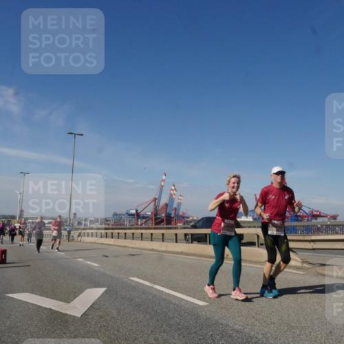 03.10.2025 - Köhlbrandbrückenlauf Matties Gatica Varas http://msf.ph/oto/9007190 03.10.2025 13:02:32 Position 2 1111, 118 meine-sportfotos.de