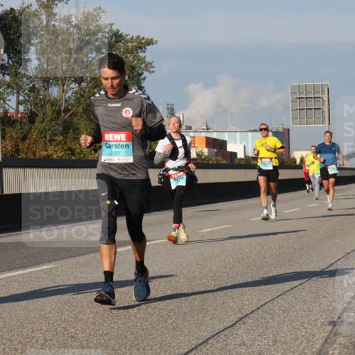 03.10.2025 - Köhlbrandbrückenlauf Luisa Fischer http://msf.ph/oto/9007195 03.10.2025 10:48:57 Position 3 2587 meine-sportfotos.de