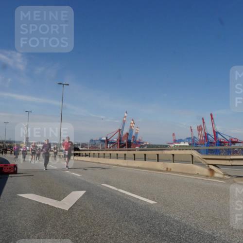 03.10.2025 - Köhlbrandbrückenlauf Matties Gatica Varas http://msf.ph/oto/9007207 03.10.2025 13:02:34 Position 2  meine-sportfotos.de