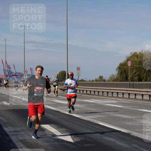 03.10.2025 - Köhlbrandbrückenlauf Julia Fischer http://msf.ph/oto/9007213 03.10.2025 12:46:37 Position 3 12, 5 meine-sportfotos.de