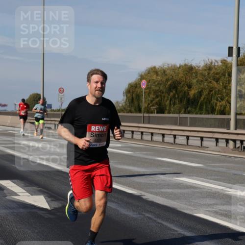 03.10.2025 - Köhlbrandbrückenlauf Julia Fischer http://msf.ph/oto/9007225 03.10.2025 12:46:38 Position 3 6329 meine-sportfotos.de