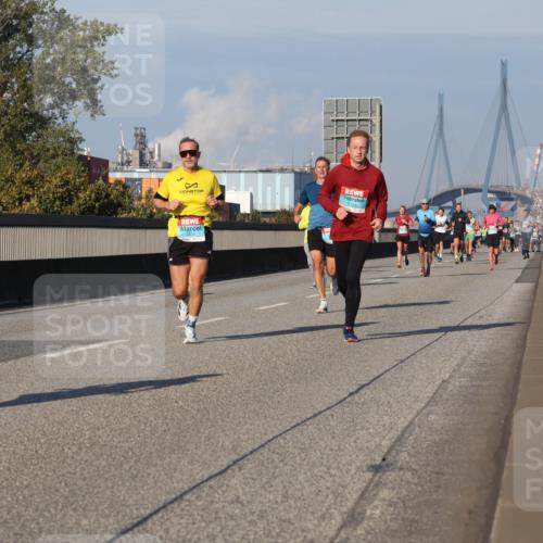 03.10.2025 - Köhlbrandbrückenlauf Luisa Fischer http://msf.ph/oto/9007229 03.10.2025 10:48:59 Position 3 225, 165 meine-sportfotos.de