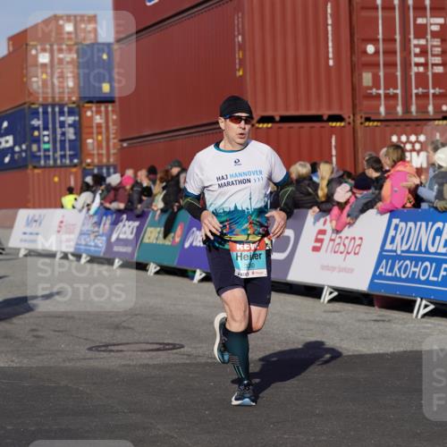 03.10.2025 - Köhlbrandbrückenlauf Michael Burmester http://msf.ph/oto/9007230 03.10.2025 10:08:56 Ziel 1200, 1294, 1355, 1364, 1367, 1673, 1902, 2560, 2805, 3009, 3280 meine-sportfotos.de