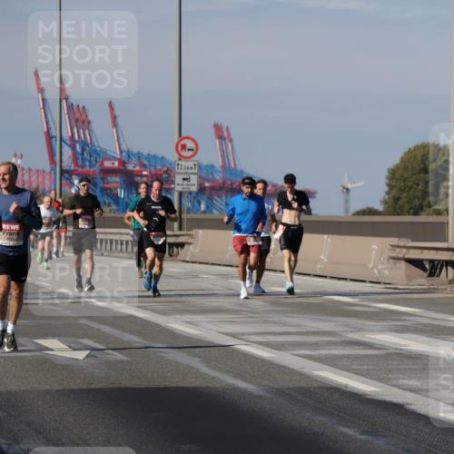 03.10.2025 - Köhlbrandbrückenlauf Julia Fischer http://msf.ph/oto/9007247 03.10.2025 12:46:49 Position 3 12, 5, 12, 5, 1 meine-sportfotos.de