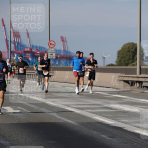 03.10.2025 - Köhlbrandbrückenlauf Julia Fischer http://msf.ph/oto/9007249 03.10.2025 12:46:49 Position 3  meine-sportfotos.de