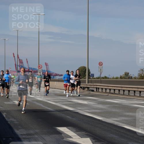 03.10.2025 - Köhlbrandbrückenlauf Julia Fischer http://msf.ph/oto/9007254 03.10.2025 12:46:51 Position 3 12, 5, 12, 5, 1 meine-sportfotos.de