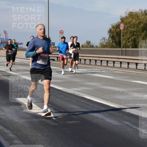 03.10.2025 - Köhlbrandbrückenlauf Julia Fischer http://msf.ph/oto/9007265 03.10.2025 12:46:55 Position 3 12, 5, 1, 4020, 12, 5 meine-sportfotos.de