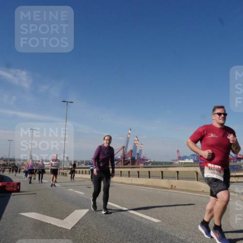 03.10.2025 - Köhlbrandbrückenlauf Matties Gatica Varas http://msf.ph/oto/9007274 03.10.2025 13:02:39 Position 2 6522 meine-sportfotos.de