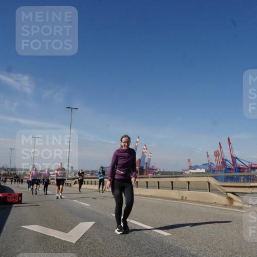 03.10.2025 - Köhlbrandbrückenlauf Matties Gatica Varas http://msf.ph/oto/9007280 03.10.2025 13:02:39 Position 2  meine-sportfotos.de
