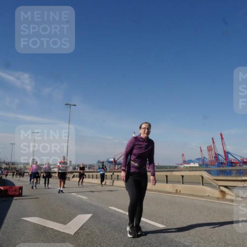 03.10.2025 - Köhlbrandbrückenlauf Matties Gatica Varas http://msf.ph/oto/9007291 03.10.2025 13:02:39 Position 2  meine-sportfotos.de