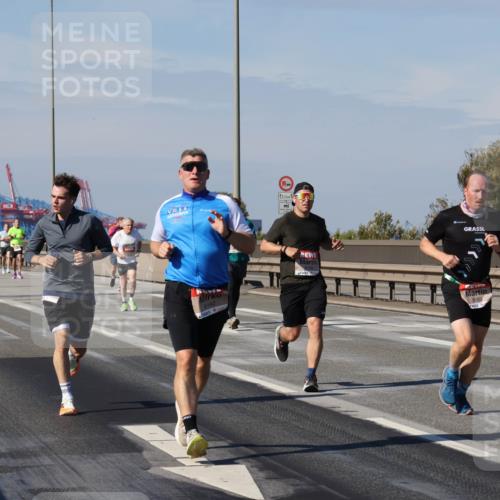 03.10.2025 - Köhlbrandbrückenlauf Julia Fischer http://msf.ph/oto/9007294 03.10.2025 12:46:59 Position 3 12, 5, 6142, 6060 meine-sportfotos.de