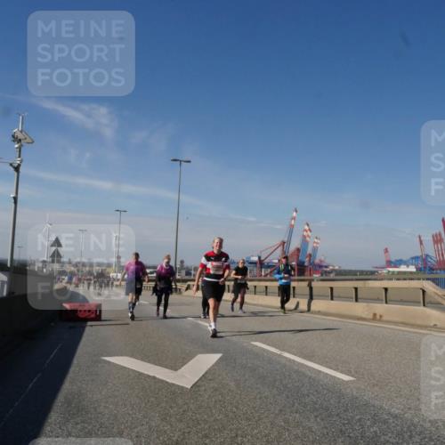 03.10.2025 - Köhlbrandbrückenlauf Matties Gatica Varas http://msf.ph/oto/9007308 03.10.2025 13:02:43 Position 2  meine-sportfotos.de