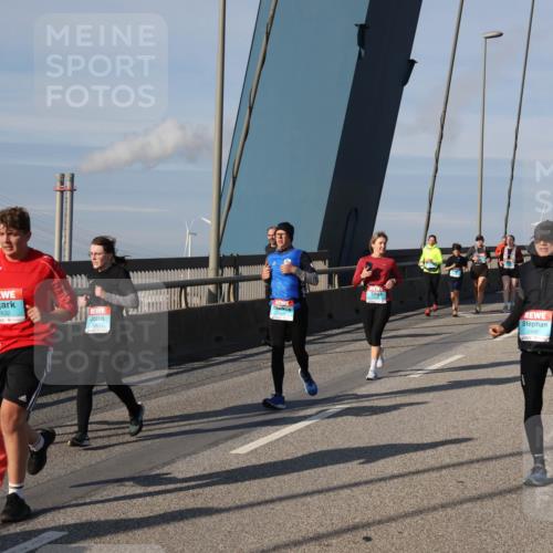 03.10.2025 - Köhlbrandbrückenlauf Julia Fischer http://msf.ph/oto/9007309 03.10.2025 09:59:17 Position 2 2632, 2406 meine-sportfotos.de