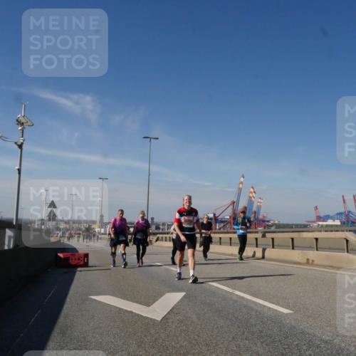 03.10.2025 - Köhlbrandbrückenlauf Matties Gatica Varas http://msf.ph/oto/9007311 03.10.2025 13:02:43 Position 2  meine-sportfotos.de