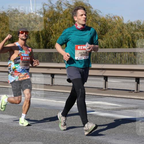 03.10.2025 - Köhlbrandbrückenlauf Julia Fischer http://msf.ph/oto/9007320 03.10.2025 12:47:06 Position 3 1972, 4940, 6714 meine-sportfotos.de