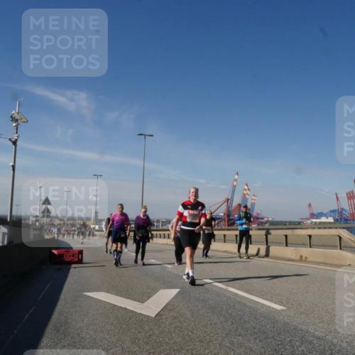 03.10.2025 - Köhlbrandbrückenlauf Matties Gatica Varas http://msf.ph/oto/9007322 03.10.2025 13:02:44 Position 2  meine-sportfotos.de