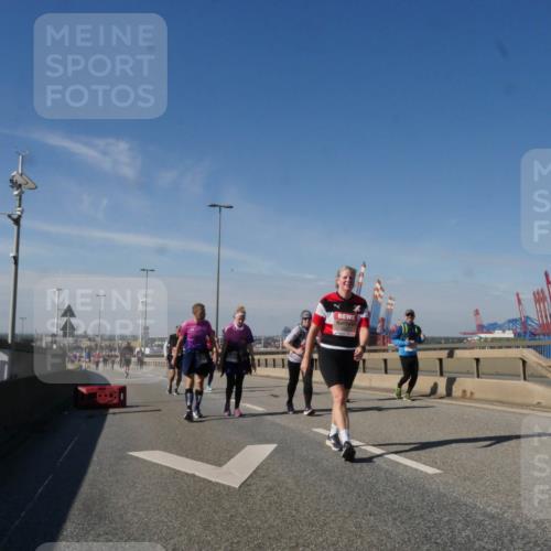 03.10.2025 - Köhlbrandbrückenlauf Matties Gatica Varas http://msf.ph/oto/9007332 03.10.2025 13:02:45 Position 2  meine-sportfotos.de