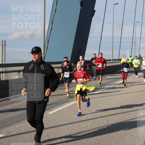 03.10.2025 - Köhlbrandbrückenlauf Julia Fischer http://msf.ph/oto/9007334 03.10.2025 09:59:22 Position 2  meine-sportfotos.de