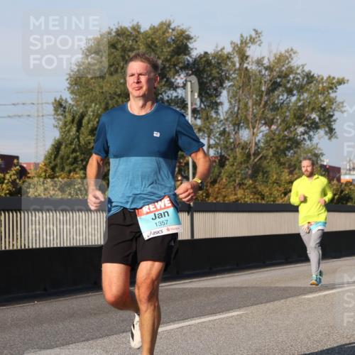 03.10.2025 - Köhlbrandbrückenlauf Luisa Fischer http://msf.ph/oto/9007341 03.10.2025 10:49:06 Position 3 1357 meine-sportfotos.de