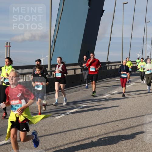 03.10.2025 - Köhlbrandbrückenlauf Julia Fischer http://msf.ph/oto/9007342 03.10.2025 09:59:24 Position 2  meine-sportfotos.de