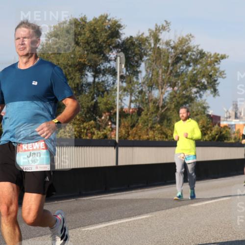 03.10.2025 - Köhlbrandbrückenlauf Luisa Fischer http://msf.ph/oto/9007344 03.10.2025 10:49:06 Position 3 1357 meine-sportfotos.de