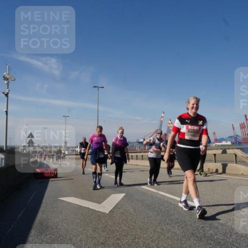 03.10.2025 - Köhlbrandbrückenlauf Matties Gatica Varas http://msf.ph/oto/9007345 03.10.2025 13:02:45 Position 2 5421 meine-sportfotos.de