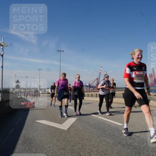 03.10.2025 - Köhlbrandbrückenlauf Matties Gatica Varas http://msf.ph/oto/9007352 03.10.2025 13:02:46 Position 2 5421 meine-sportfotos.de