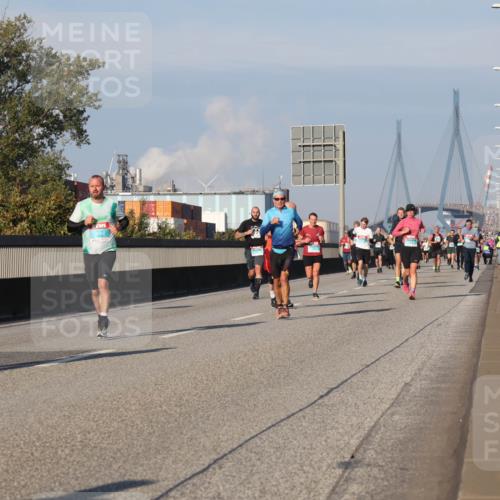 03.10.2025 - Köhlbrandbrückenlauf Luisa Fischer http://msf.ph/oto/9007355 03.10.2025 10:49:07 Position 3  meine-sportfotos.de