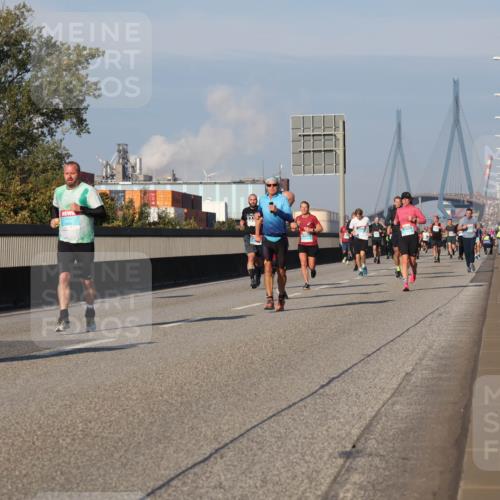 03.10.2025 - Köhlbrandbrückenlauf Luisa Fischer http://msf.ph/oto/9007364 03.10.2025 10:49:07 Position 3 3444 meine-sportfotos.de