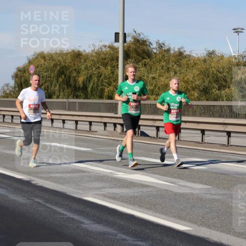 03.10.2025 - Köhlbrandbrückenlauf Julia Fischer http://msf.ph/oto/9007373 03.10.2025 12:47:13 Position 3 125 meine-sportfotos.de