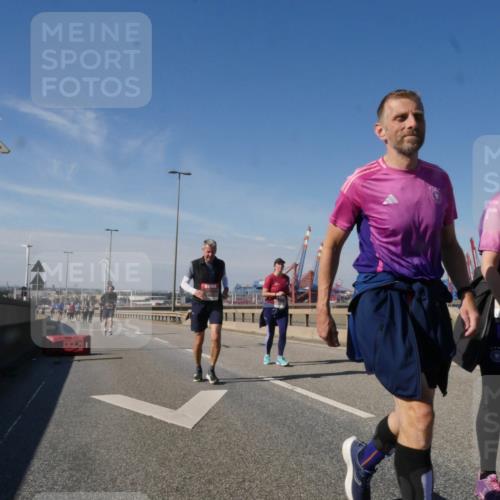03.10.2025 - Köhlbrandbrückenlauf Matties Gatica Varas http://msf.ph/oto/9007382 03.10.2025 13:02:49 Position 2 5021 meine-sportfotos.de