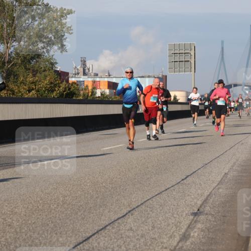 03.10.2025 - Köhlbrandbrückenlauf Luisa Fischer http://msf.ph/oto/9007388 03.10.2025 10:49:09 Position 3  meine-sportfotos.de