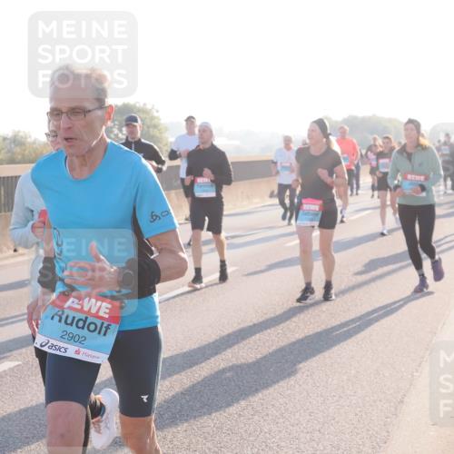 03.10.2025 - Köhlbrandbrückenlauf Fabian Wolf http://msf.ph/oto/9007389 03.10.2025 09:20:08 Position 3 2902, 60 meine-sportfotos.de