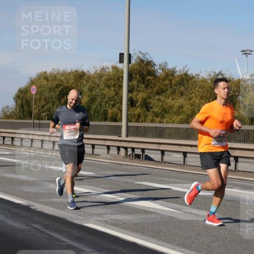 03.10.2025 - Köhlbrandbrückenlauf Julia Fischer http://msf.ph/oto/9007404 03.10.2025 12:47:18 Position 3 4192, 7020 meine-sportfotos.de