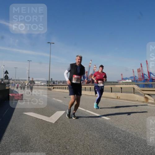 03.10.2025 - Köhlbrandbrückenlauf Matties Gatica Varas http://msf.ph/oto/9007408 03.10.2025 13:02:50 Position 2  meine-sportfotos.de