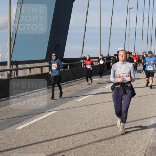 03.10.2025 - Köhlbrandbrückenlauf Julia Fischer http://msf.ph/oto/9007416 03.10.2025 09:59:45 Position 2  meine-sportfotos.de