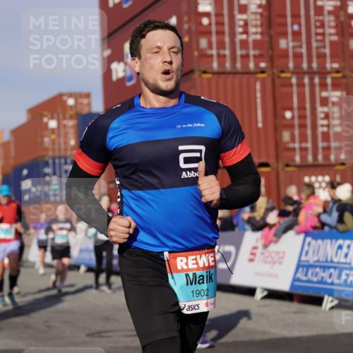 03.10.2025 - Köhlbrandbrückenlauf Michael Burmester http://msf.ph/oto/9007417 03.10.2025 10:09:03 Ziel 1200, 1294, 1355, 1369, 1391, 1419, 1507, 1673, 1902, 2117, 2450, 2560, 2677, 3006, 3009, 3010, 3672 meine-sportfotos.de