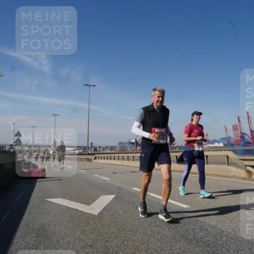 03.10.2025 - Köhlbrandbrückenlauf Matties Gatica Varas http://msf.ph/oto/9007420 03.10.2025 13:02:50 Position 2  meine-sportfotos.de
