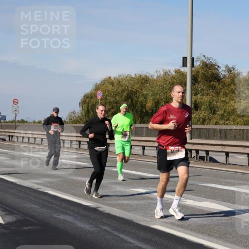 03.10.2025 - Köhlbrandbrückenlauf Julia Fischer http://msf.ph/oto/9007421 03.10.2025 12:47:21 Position 3 12, 5, 6373 meine-sportfotos.de