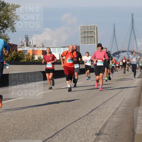03.10.2025 - Köhlbrandbrückenlauf Luisa Fischer http://msf.ph/oto/9007433 03.10.2025 10:49:11 Position 3 3305 meine-sportfotos.de