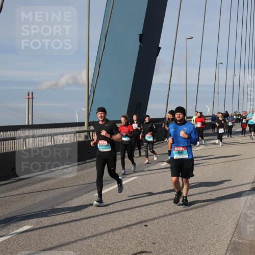 03.10.2025 - Köhlbrandbrückenlauf Julia Fischer http://msf.ph/oto/9007435 03.10.2025 09:59:49 Position 2  meine-sportfotos.de