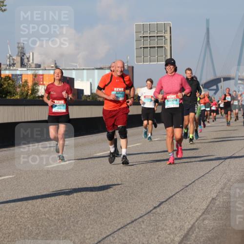03.10.2025 - Köhlbrandbrückenlauf Luisa Fischer http://msf.ph/oto/9007437 03.10.2025 10:49:12 Position 3 1123 meine-sportfotos.de