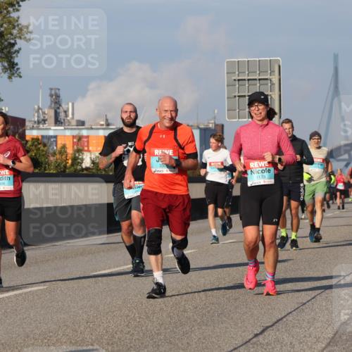 03.10.2025 - Köhlbrandbrückenlauf Luisa Fischer http://msf.ph/oto/9007462 03.10.2025 10:49:13 Position 3 2998, 330, 1123 meine-sportfotos.de
