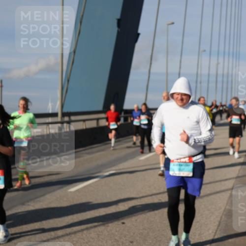 03.10.2025 - Köhlbrandbrückenlauf Julia Fischer http://msf.ph/oto/9007464 03.10.2025 09:59:57 Position 2  meine-sportfotos.de