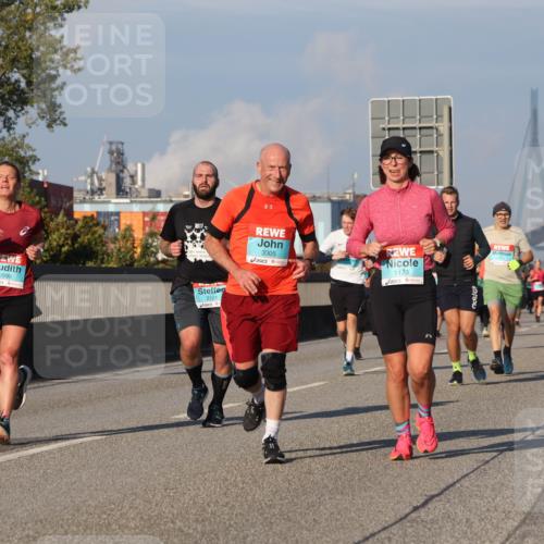 03.10.2025 - Köhlbrandbrückenlauf Luisa Fischer http://msf.ph/oto/9007466 03.10.2025 10:49:14 Position 3 2998, 2791, 3305, 1123 meine-sportfotos.de