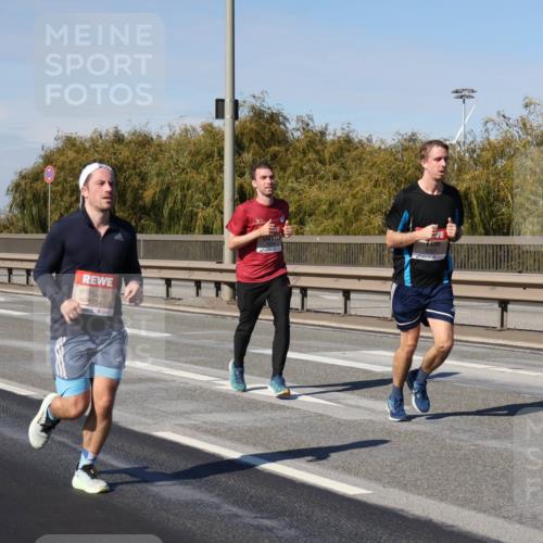 03.10.2025 - Köhlbrandbrückenlauf Julia Fischer http://msf.ph/oto/9007478 03.10.2025 12:47:30 Position 3 125, 5754 meine-sportfotos.de
