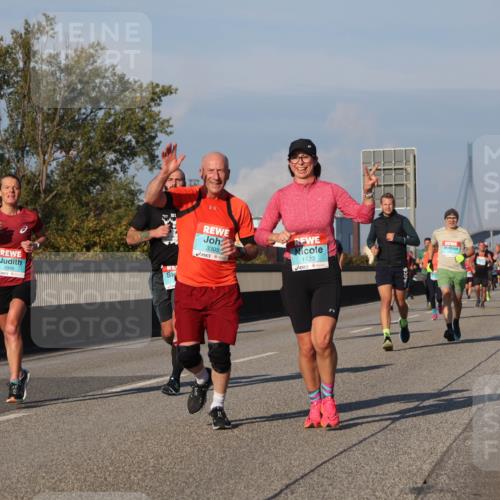 03.10.2025 - Köhlbrandbrückenlauf Luisa Fischer http://msf.ph/oto/9007486 03.10.2025 10:49:15 Position 3 2998, 3305, 1123 meine-sportfotos.de